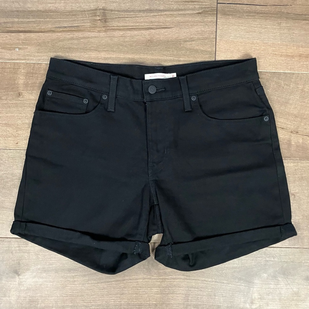 Levi’s Women’s Jean Shorts Size 31 Black Mid Length Cutt Off Denim Jorts